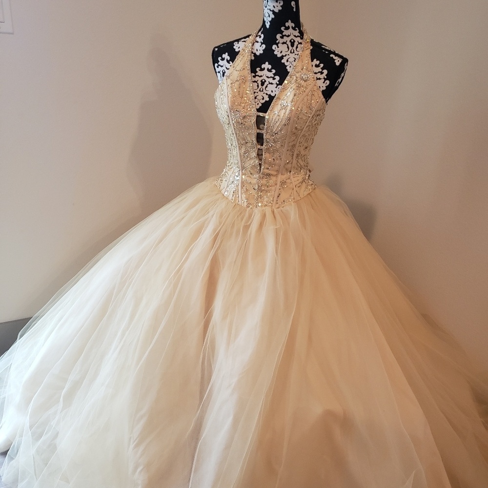 Beautiful yellow dress